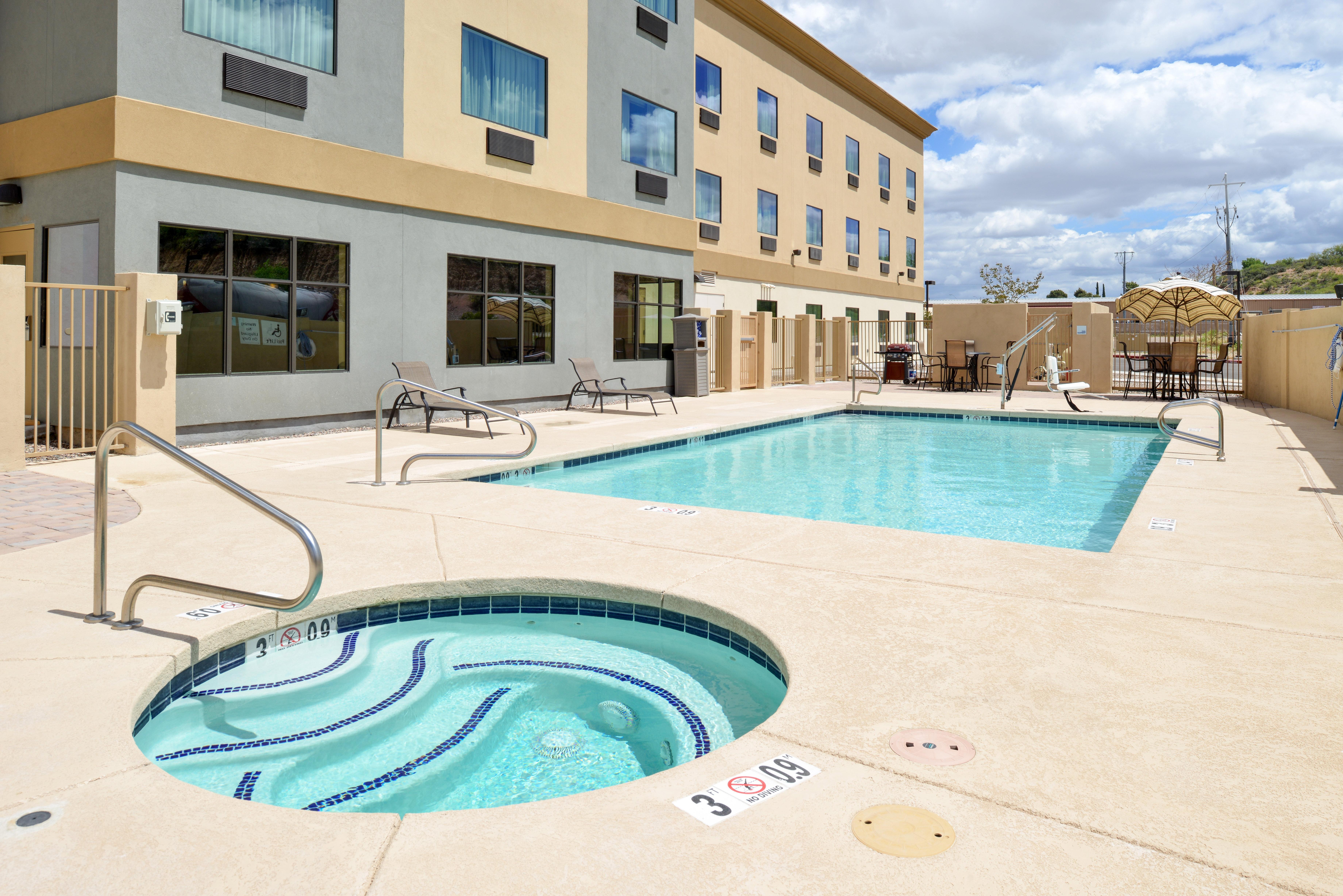 Holiday Inn Express & Suites Globe By Ihg Exteriör bild